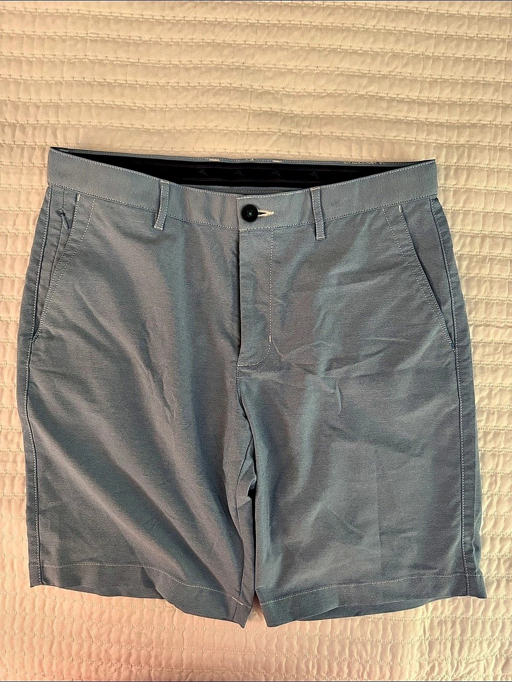 Tommy Bahama Men's blue Flat Front Shorts Size 34 Like New